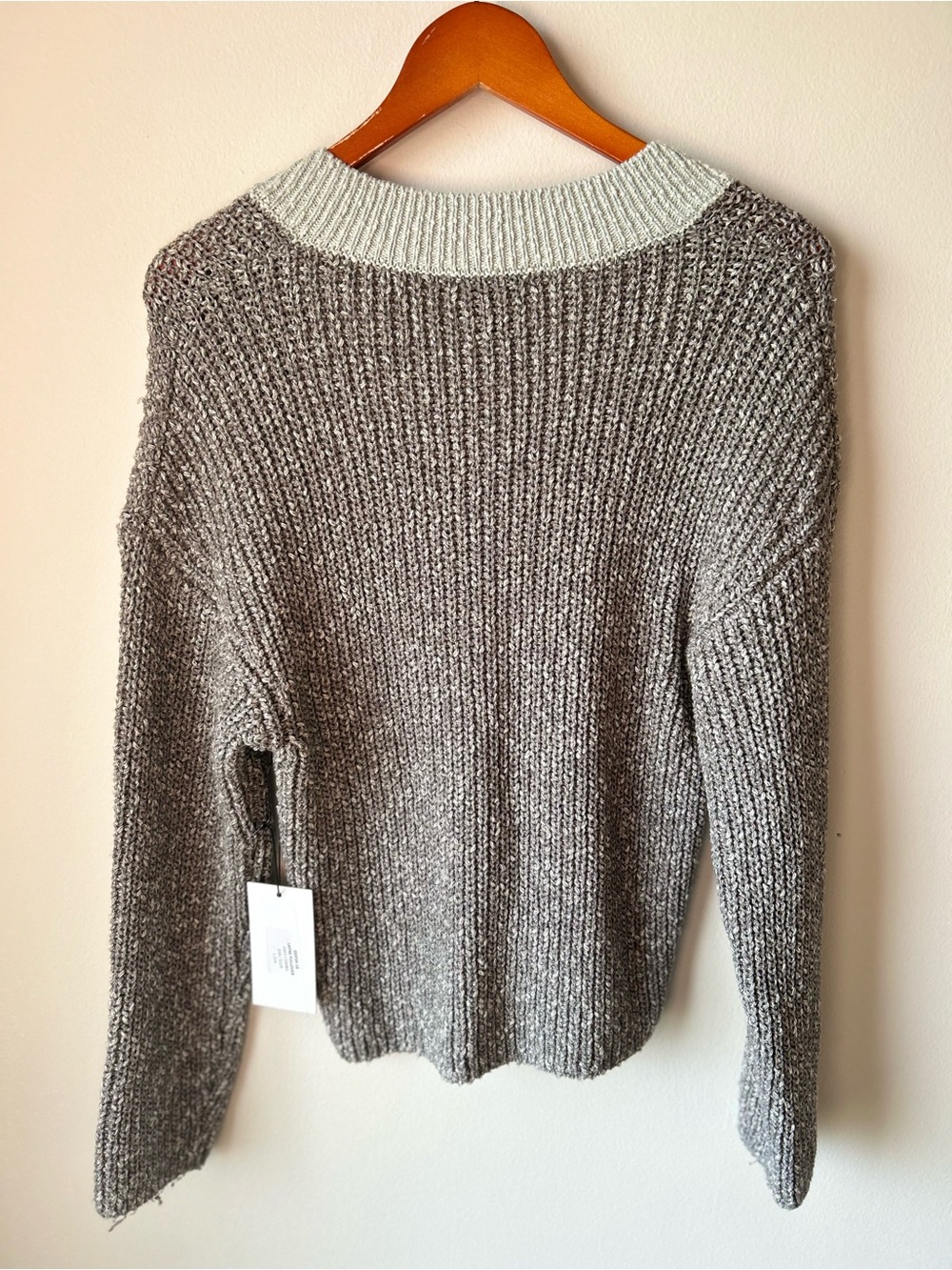 STITCHES + STRIPES V-Neck Cropped Knit Sweater Gray Size S NWT Chunky Soft - Picture 7 of 9